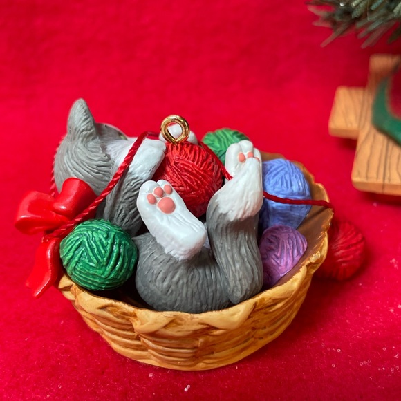 Mischievous Kittens Hallmark Ornament - Picture 5 of 8